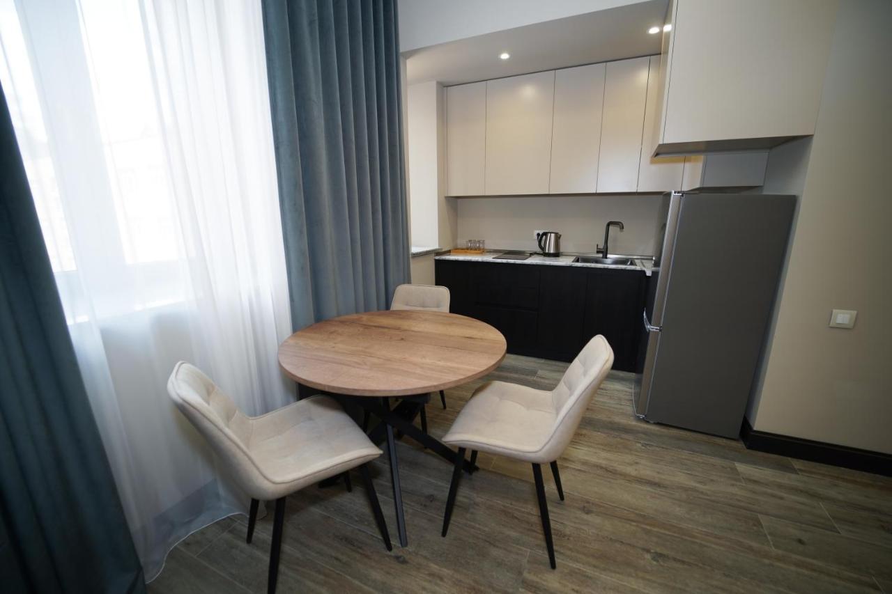 Soho Hotel City Centre Ереван Екстериор снимка