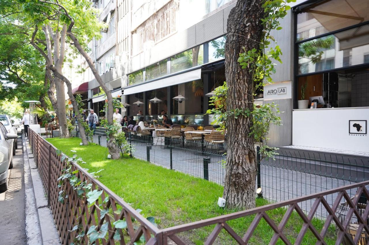 Soho Hotel City Centre Ереван Екстериор снимка