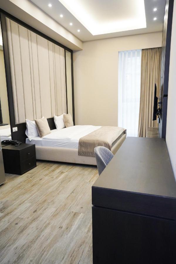 Soho Hotel City Centre Ереван Екстериор снимка