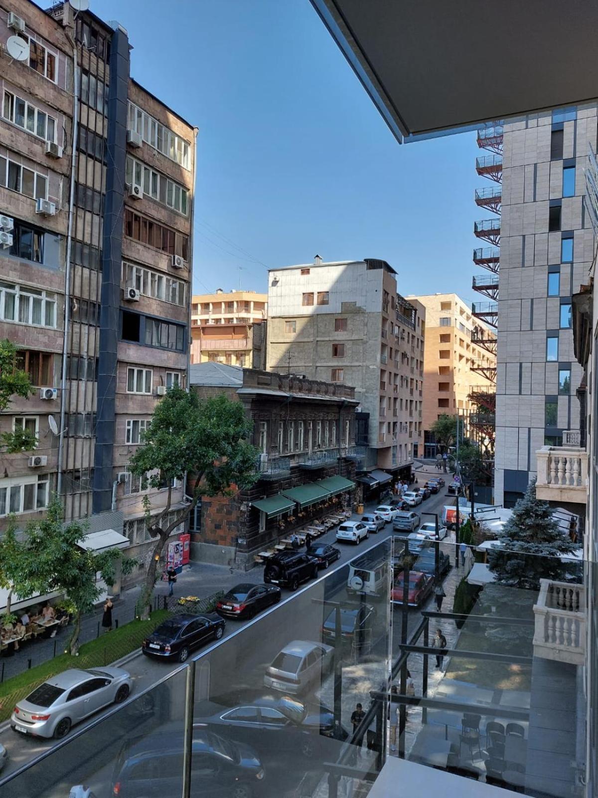 Soho Hotel City Centre Ереван Екстериор снимка