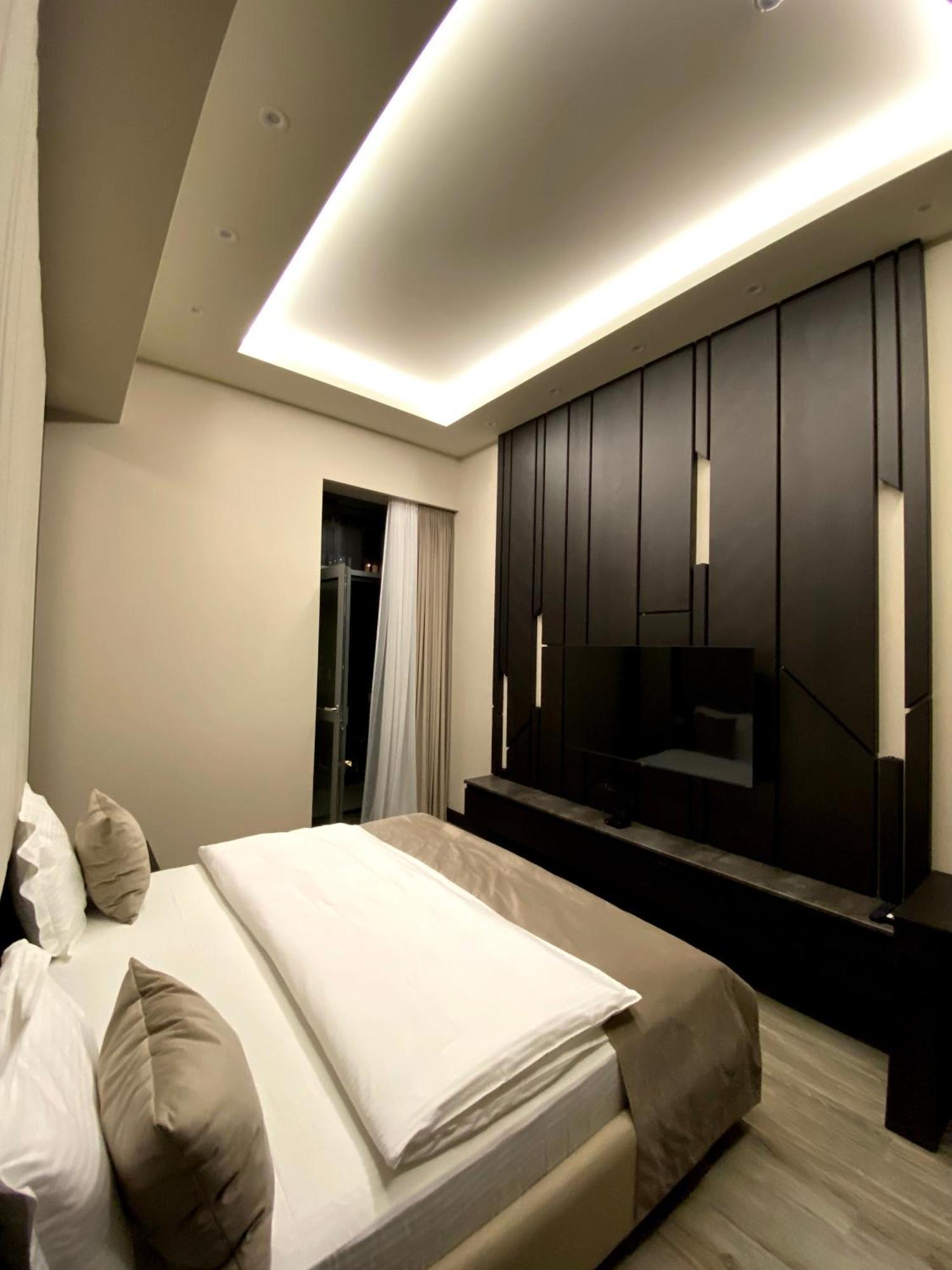Soho Hotel City Centre Ереван Стая снимка